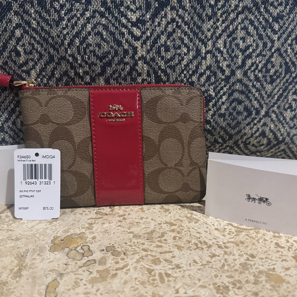 BRAND NEW & Authentic COACH zip wristlet/wallet